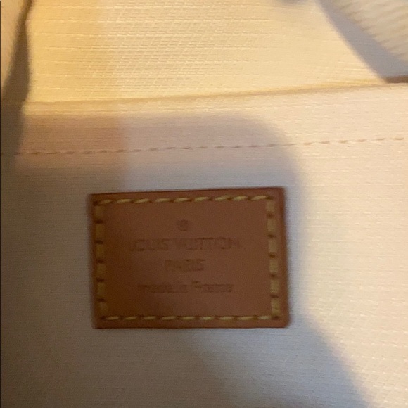 Authentic Louis Vuitton purse - Picture 4 of 8